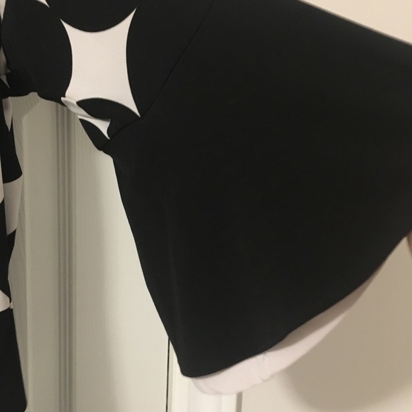 Black and white blouse - Picture 2 of 2